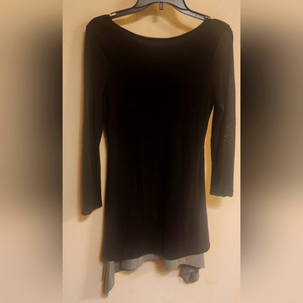 Black tunic with gray shirt tail